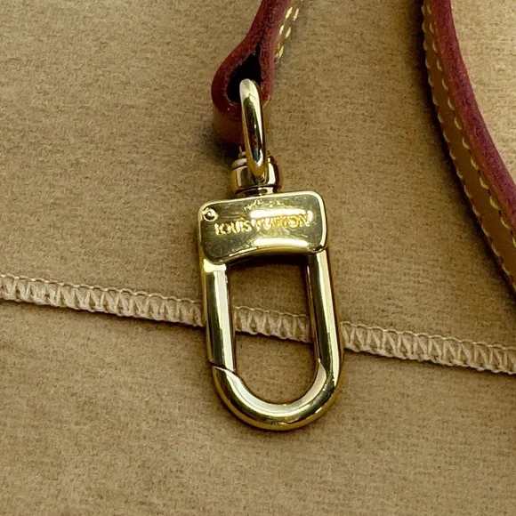Louis Vuitton Tan Leather Strap with Gold Clasp - Picture 3 of 7